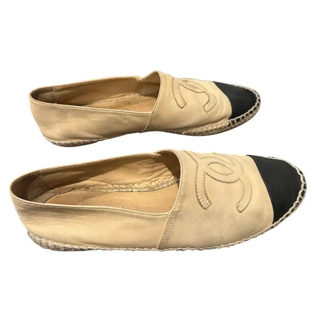 Authentic Chanel CC Espadrilles Size 39 Fits Size 7.5 Lambskin Tan Black FLAWED